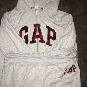 Gap sweatsuit